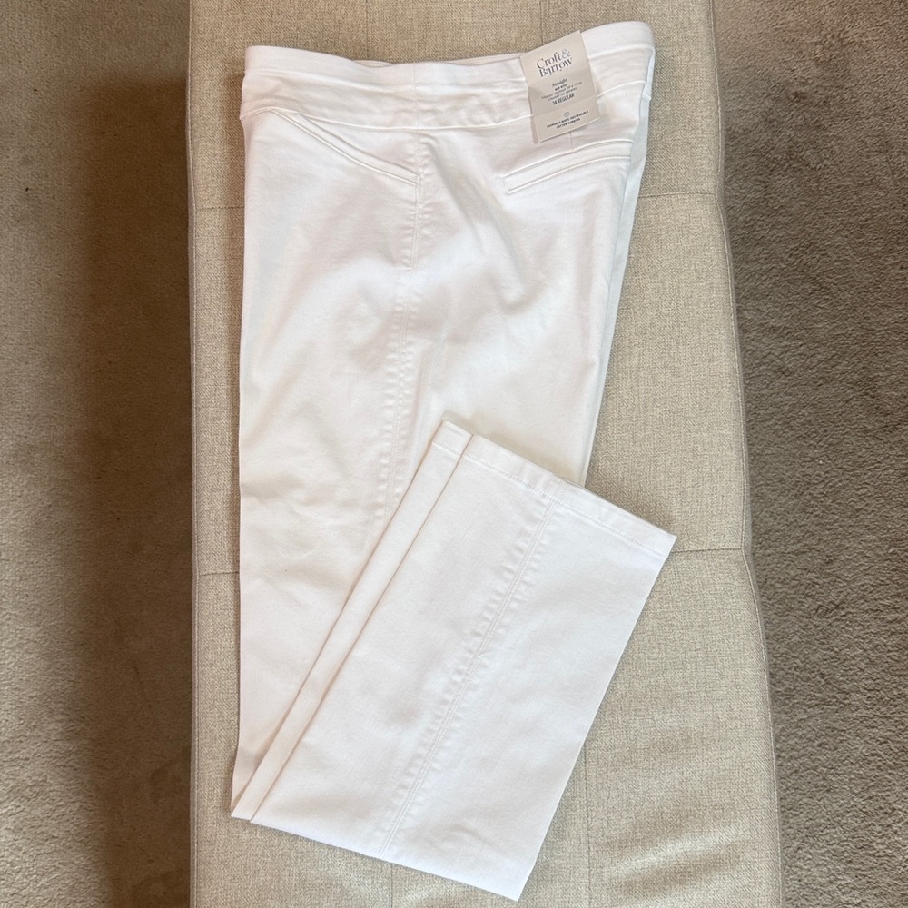 Croft & Barrow White Straight Leg Pants Mid-Rise. Size 14. NEW with tags.